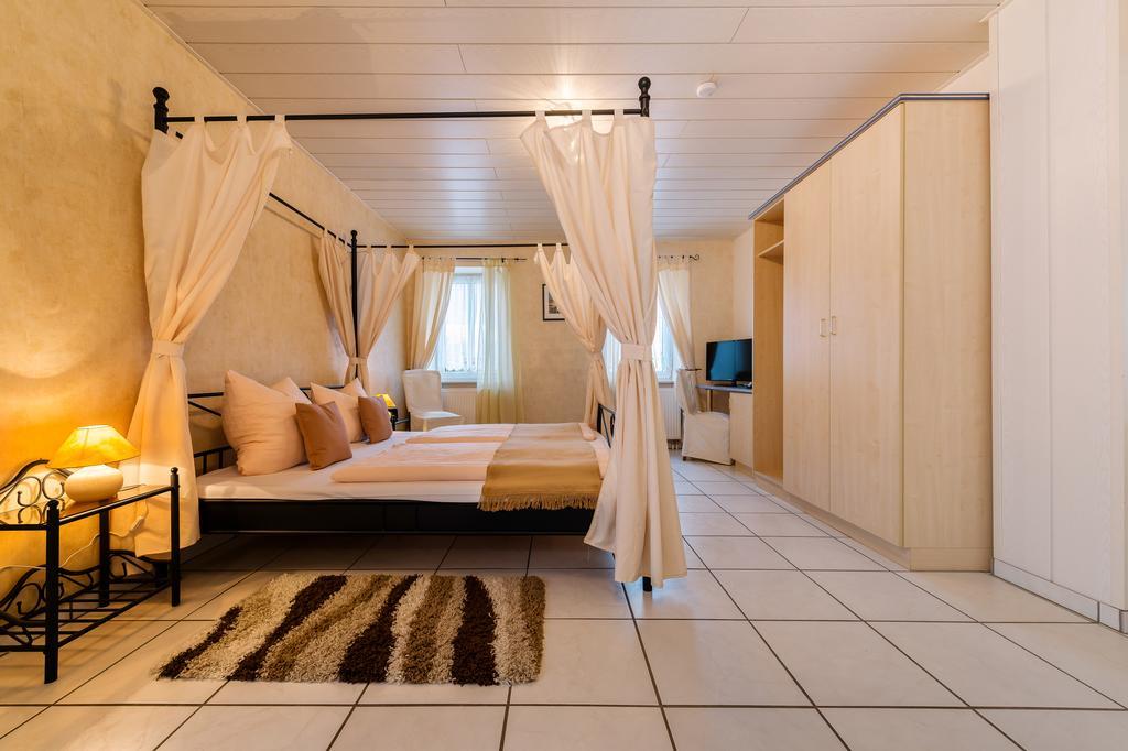 Moselhotel Ludwigs Köwerich Δωμάτιο φωτογραφία